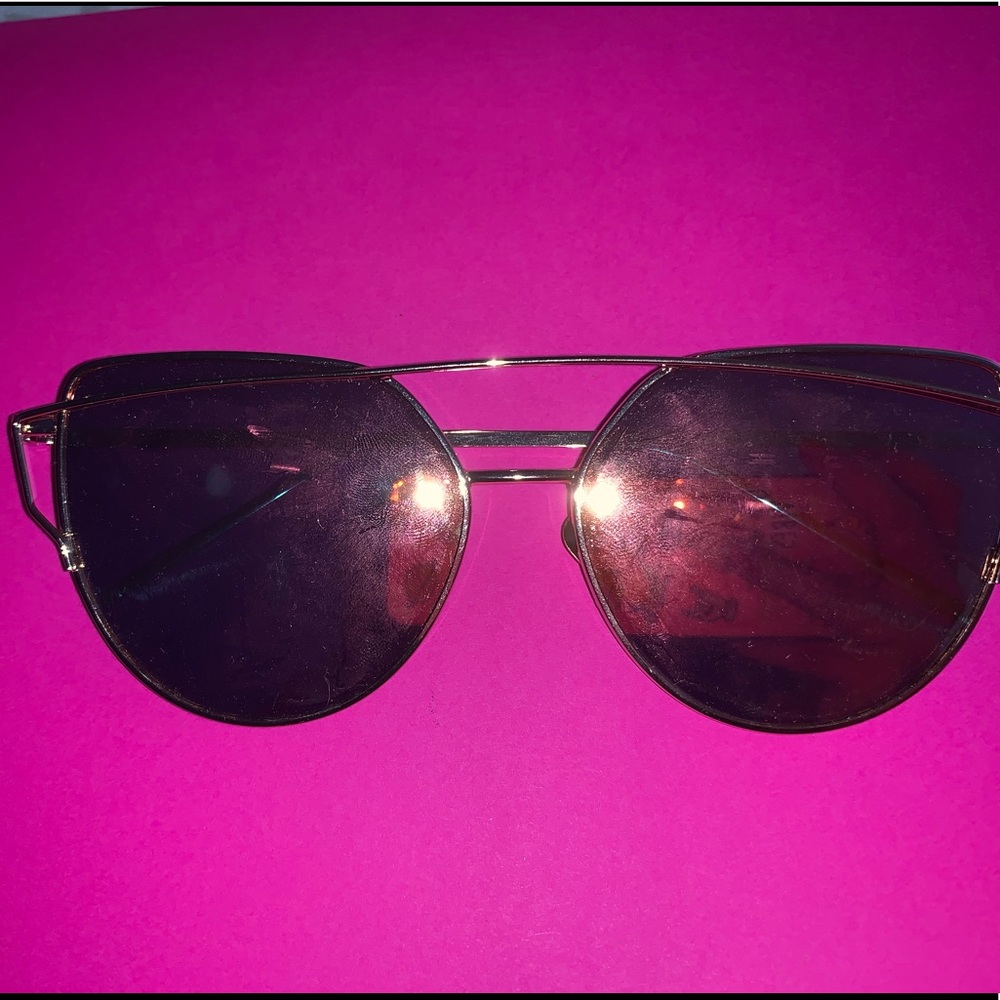 pink sunglasses